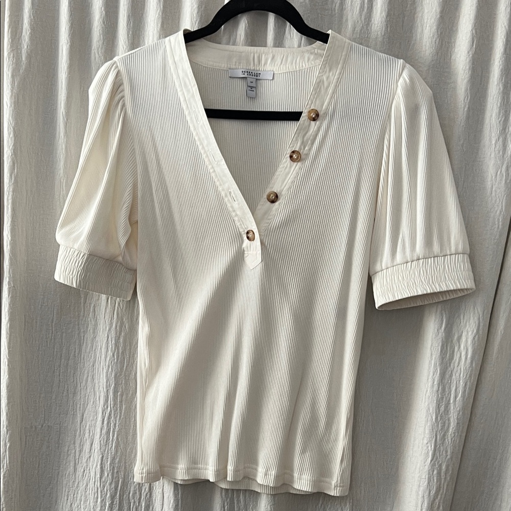 10 Crosby Derek Lam Cream Ribbed V-Neck Button Puff Sleeve Top